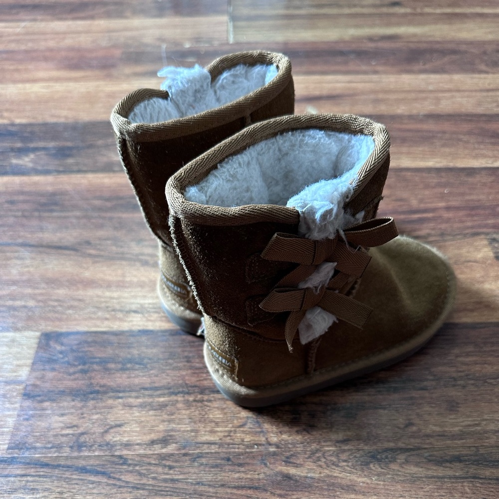 Koolaburra Uggs Chestnut Toddler Size‎ 9